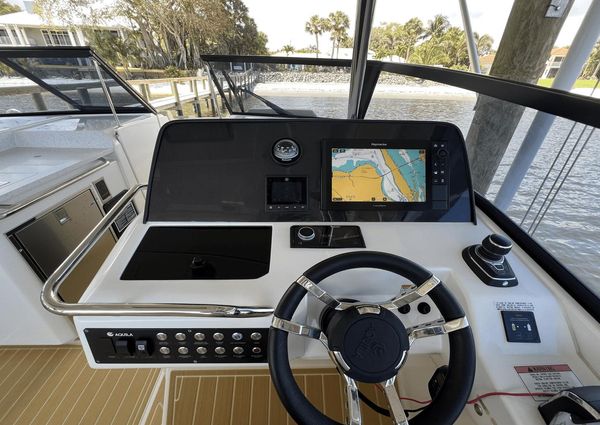 Aquila 32 Sport image