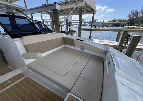 Aquila 32 Sport image