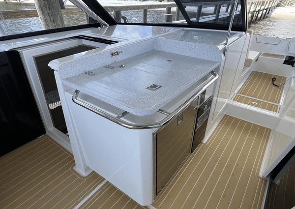 Aquila 32 Sport image