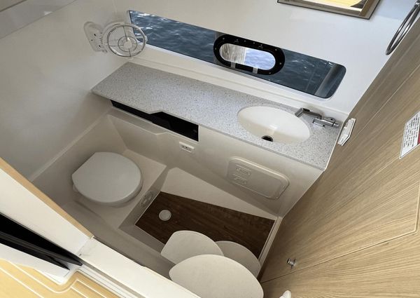 Aquila 32 Sport image