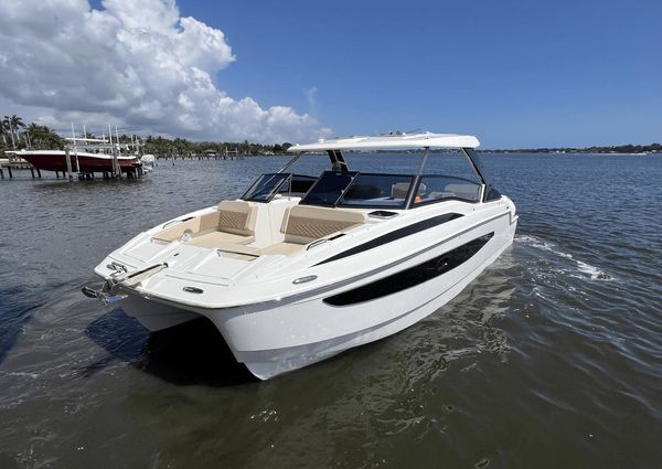 Aquila 32 Sport image