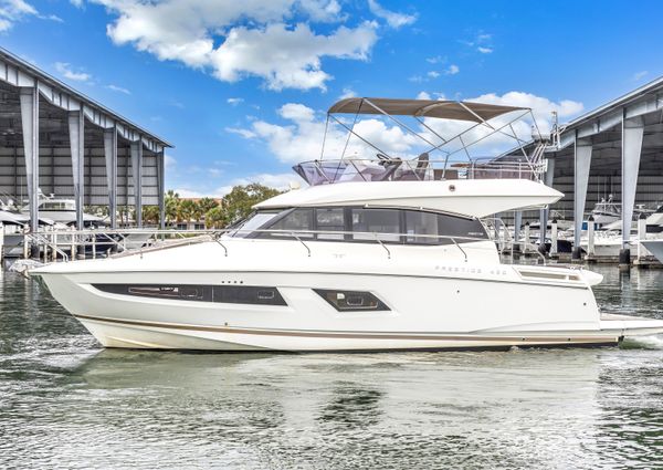 Prestige 420 Flybridge image