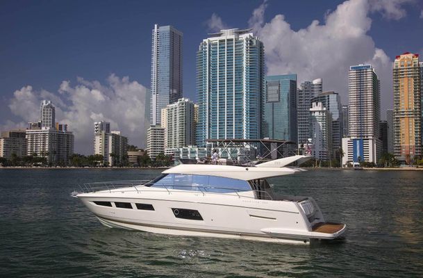 Prestige 550 Flybridge - main image