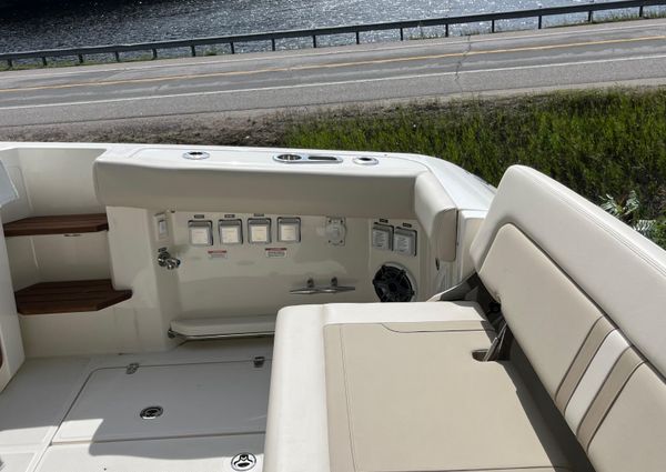 Boston-whaler 380-REALM image