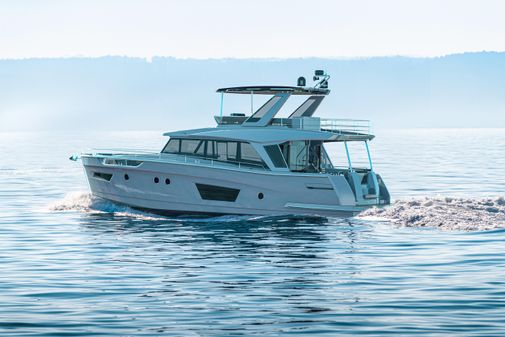 Greenline 58 Fly Hybrid image