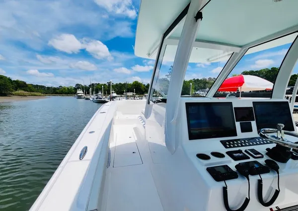 Front-runner 37-CATAMARAN image