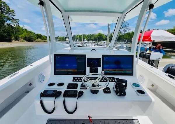 Front-runner 37-CATAMARAN image