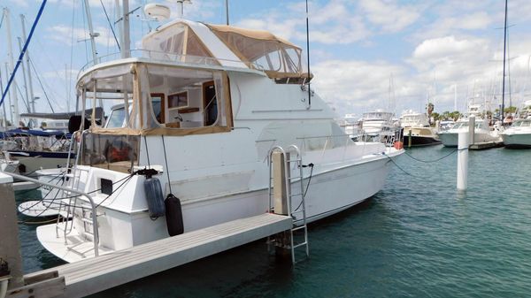 Camargue 42 Sundeck