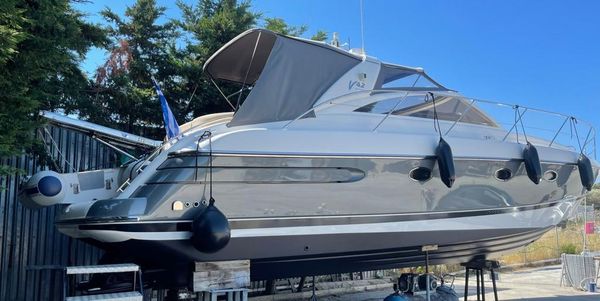 Princess Yachts V42 image