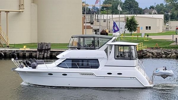 Carver 406 Aft Cabin Motor Yacht 