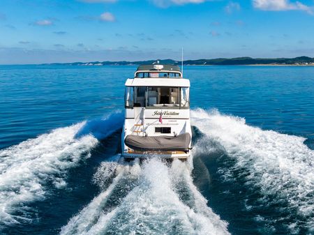 Carver 406 Aft Cabin Motor Yacht image