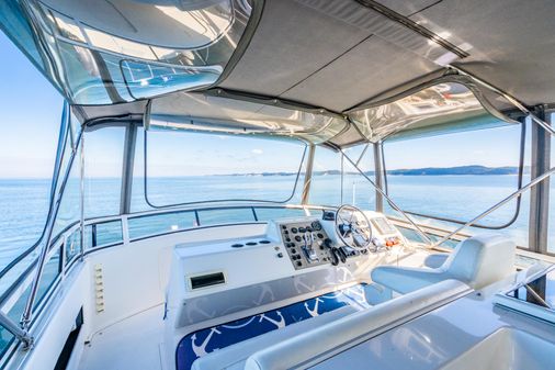 Carver 406 Aft Cabin Motor Yacht image