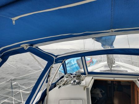 Catalina 320 Tall Rig image