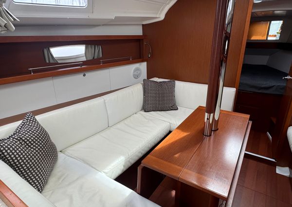 Beneteau Oceanis 37 image