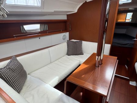 Beneteau Oceanis 37 image