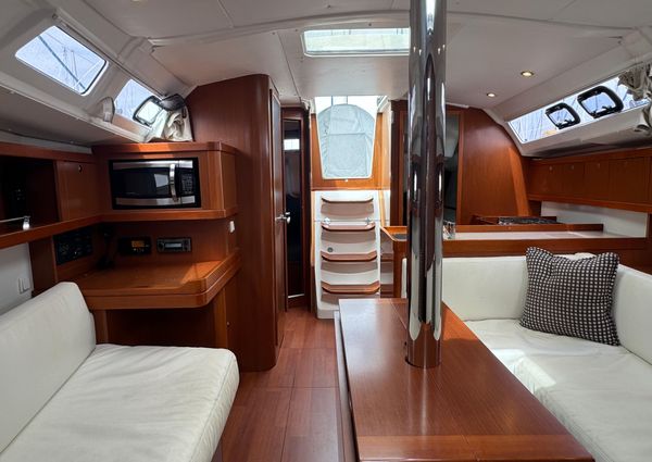 Beneteau Oceanis 37 image