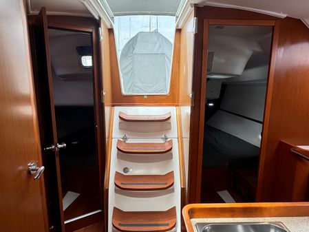 Beneteau Oceanis 37 image