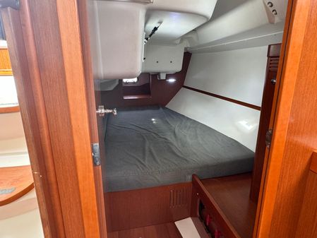 Beneteau Oceanis 37 image