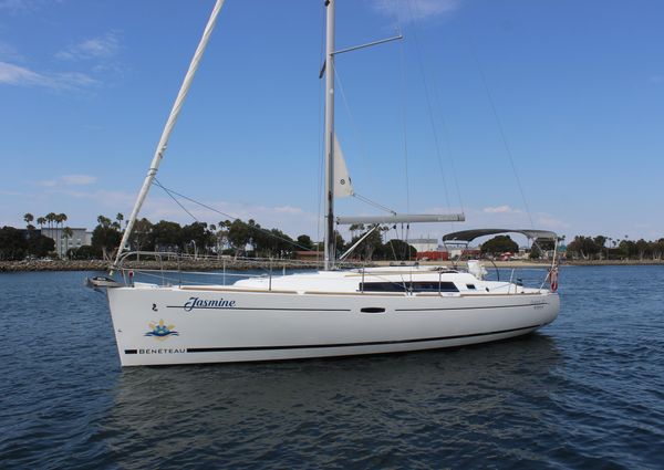 Beneteau Oceanis 37 image