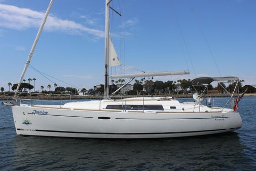 Beneteau Oceanis 37 image