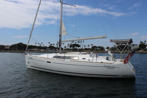 Beneteau Oceanis 37 image