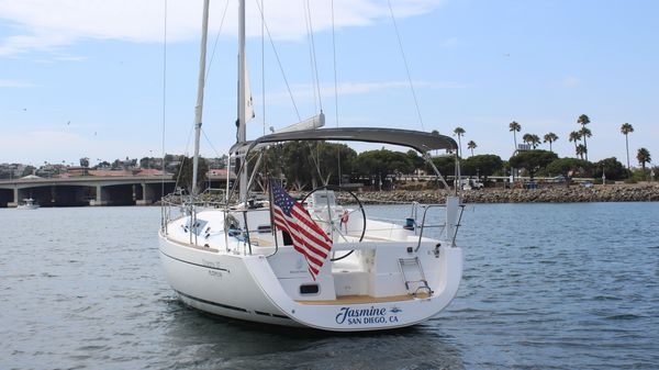 Beneteau Oceanis 37 