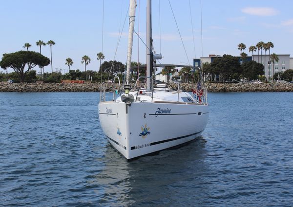 Beneteau Oceanis 37 image