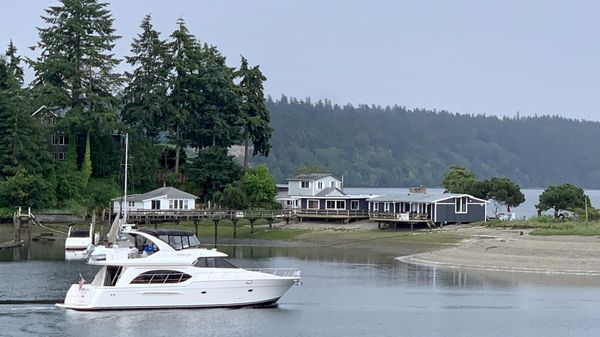 Meridian 580 Pilothouse 