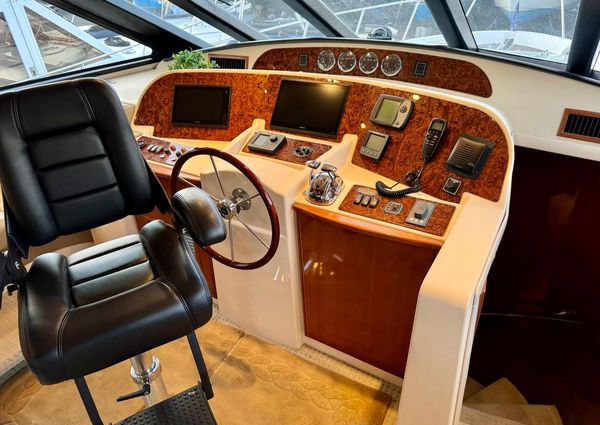 Meridian 580-PILOTHOUSE image