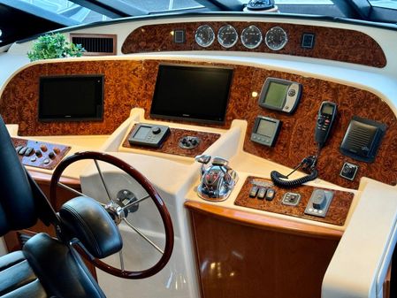 Meridian 580-PILOTHOUSE image