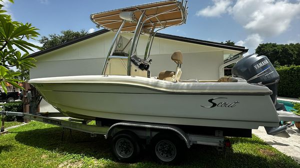 Scout 210 Sportfish 