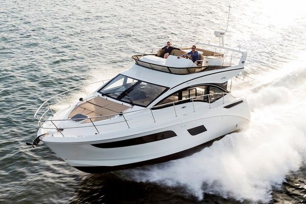 Sea Ray 400 Fly - main image