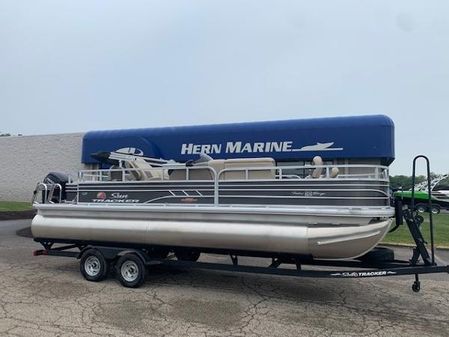 Sun-tracker FISHIN-BARGE-22-DLX image
