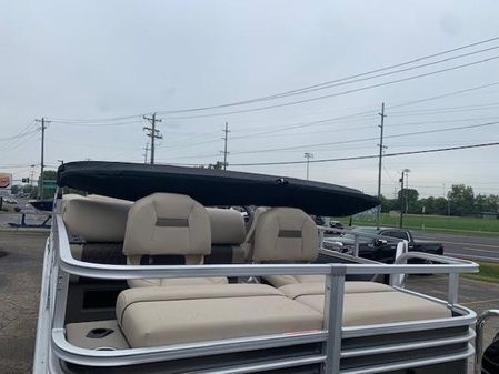 Sun-tracker FISHIN-BARGE-22-DLX image