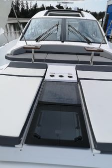 Cruisers Yachts 60 Cantius image