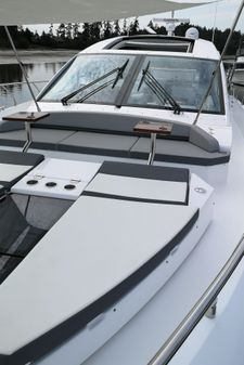 Cruisers Yachts 60 Cantius image