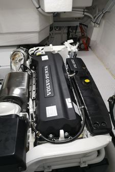 Cruisers Yachts 60 Cantius image