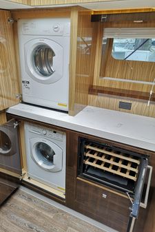 Cruisers Yachts 60 Cantius image