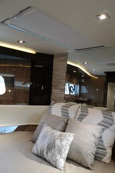 Cruisers Yachts 60 Cantius image