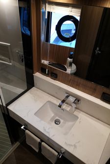 Cruisers Yachts 60 Cantius image