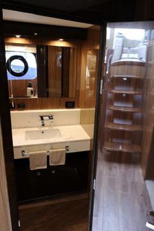 Cruisers Yachts 60 Cantius image