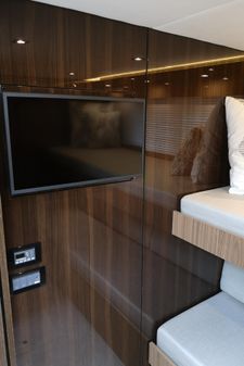 Cruisers Yachts 60 Cantius image