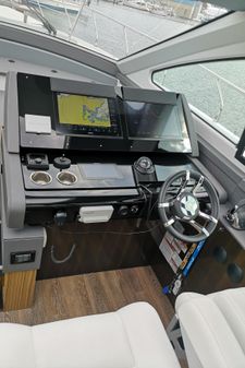 Cruisers Yachts 60 Cantius image