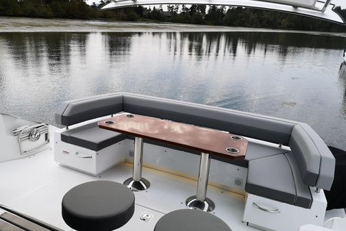 Cruisers Yachts 60 Cantius image