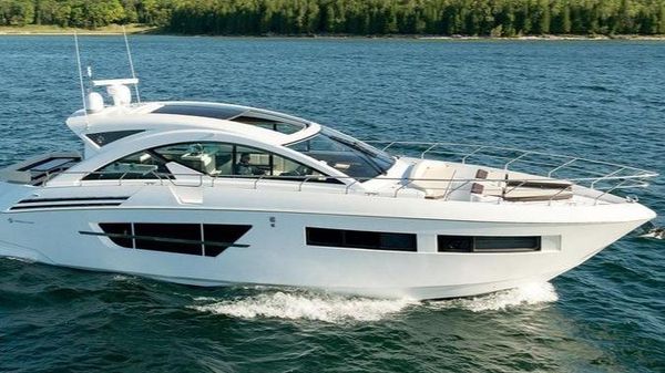 Cruisers Yachts 60 Cantius 