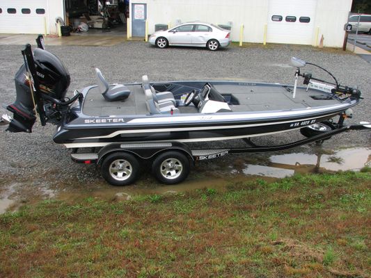Skeeter ZX225 - main image