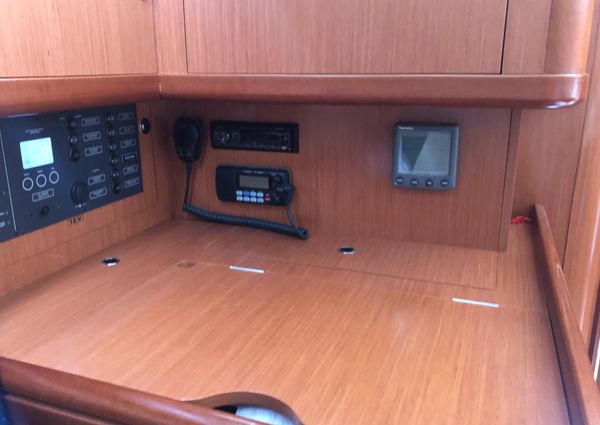 Beneteau Oceanis 37 image