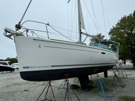 Beneteau Oceanis 37 image