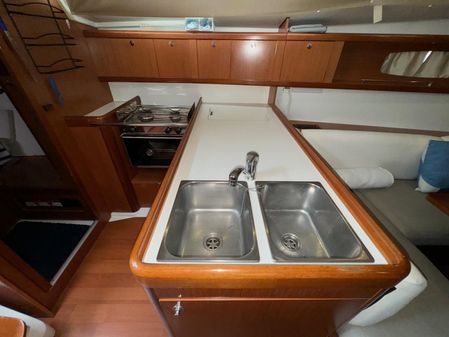 Beneteau Oceanis 37 image