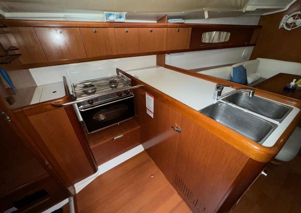 Beneteau Oceanis 37 image